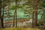Smaragdgrünes Wasser im Eidfjorden im norwegischen Hardanger.Aufnahme: 9.