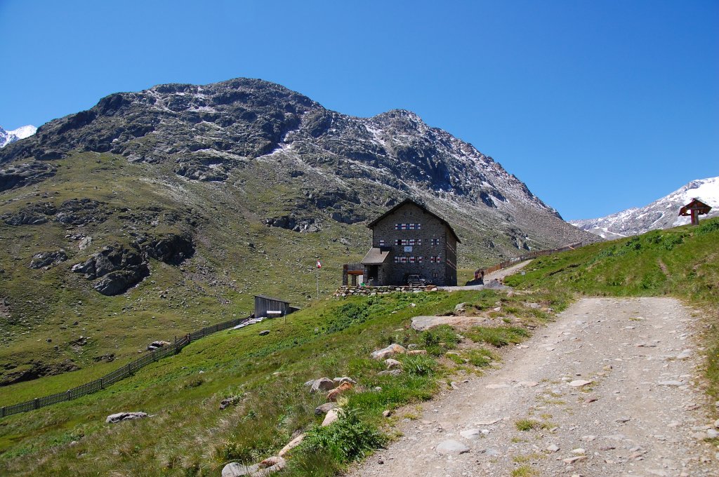 Blick aud die Martin Busch-hutte.