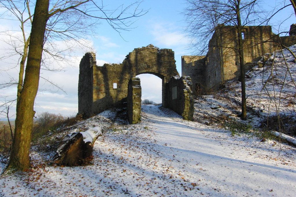 Eingang an der Burgruine Bramberg