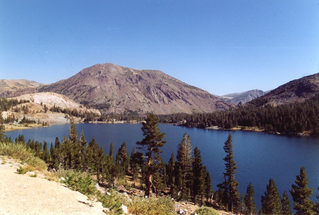 Kalifornien, Tioga Lake (17.03.2003)