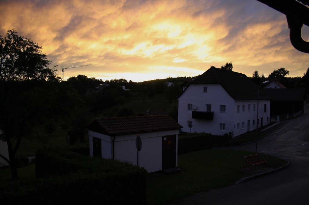 Sonnenuntergang am 18.06.2011 in Pfarrkirchen. 