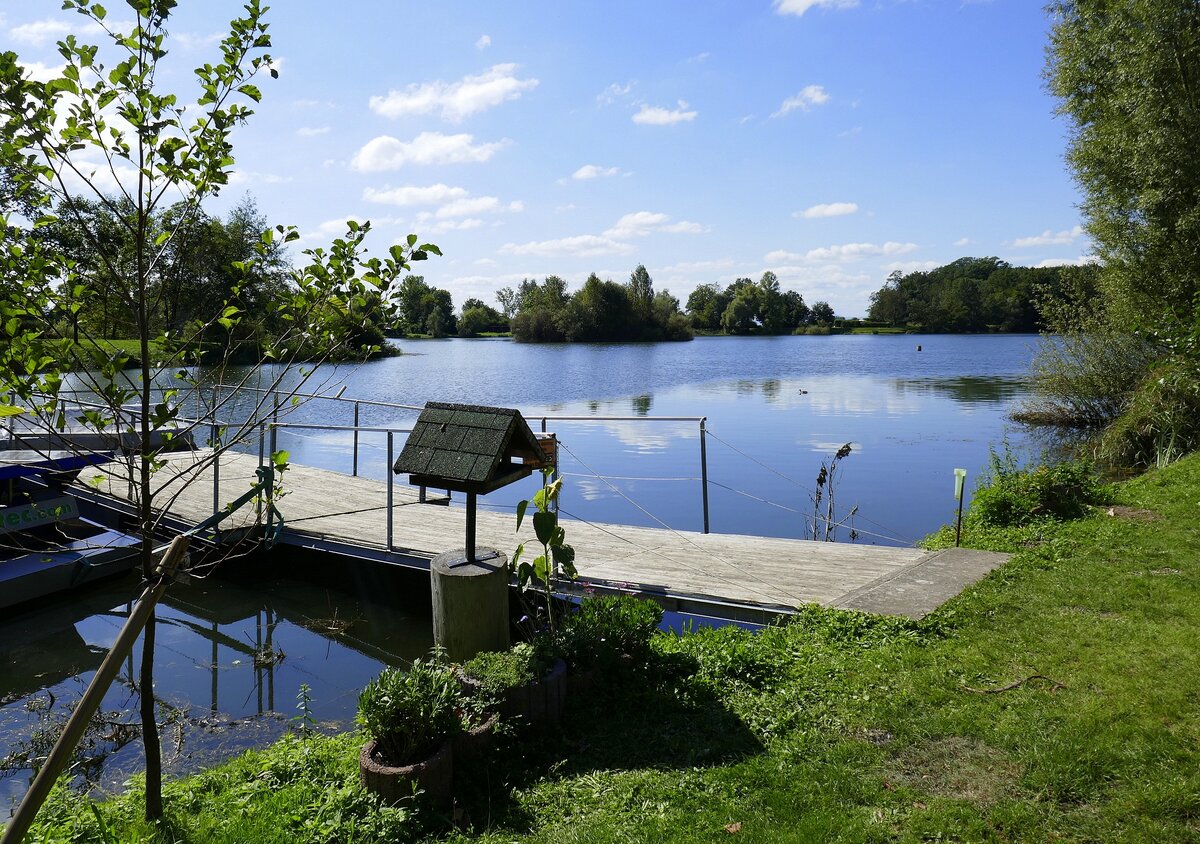 Offenburg, Blick auf den Königswaldsee, einem ehemaligen Baggersee nahe dem Flugplatz Offenburg, Sept.2024