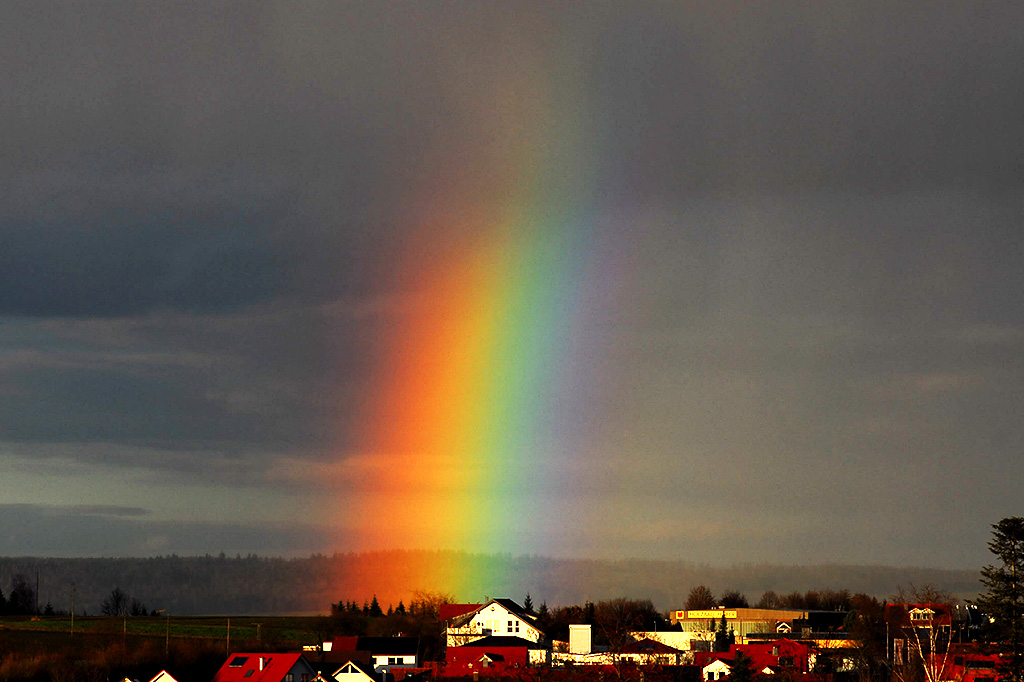 Regenbogen einer abziehenden Regenfront über Zell unterm Aichelberg 05.01.2014