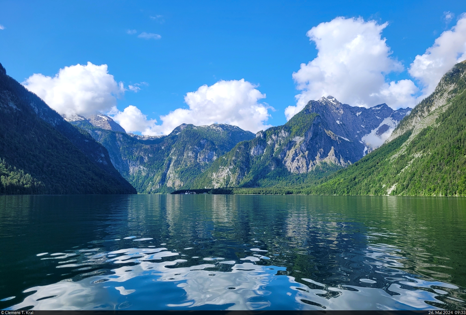 Mit dem Schiff über den Königssee... einfach herrlich. Der Blick schweift in die Berchtesgadener Alpen.

🕓 26.5.2024 | 9:33 Uhr