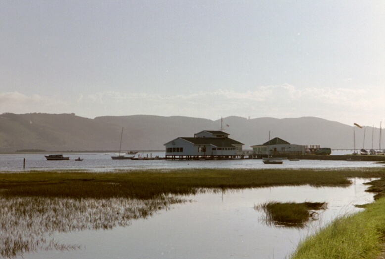 Der Jachtclub in der Lagune von Knysna.