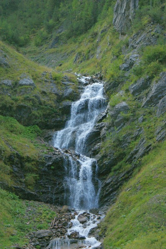 Ein Bergwasserfall.
(September 2009)