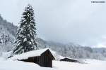 Wanderung durch das Stillachtal von Fastenoy (Talstation der Fellhornbahn) in Richtung Freibergsee kurz vor der Ansiedlung Ringang (Januar 2012)