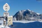 Von Schweineberg (Ofterschwang, Kreis Oberallgäu) heraus geht der Blick nach Norden auf den Grünten, den  Wächter des Allgäus , an diesem herrlichen Wintertag (Januar 2012)