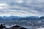 Morgendlicher Blick auf den Allgäuer Hauptkamm hinter Oberstdorf von Schweineberg aus gesehen (Januar 2012)