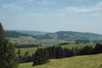 Ein weiterer Blick von der Steimaser Hhe nahe Oberstaufen auf die Allguer Bergwelt(02.08.2012).