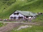 Das Ziel des Tages ist die Käseralp auf 1405 m Höhe am Ende des Oytals (Kreis Oberallgäu, Juli 2008)