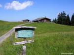 Die Alpe Gschwendnerberg liegt auf der Südseite oberhalb des Alpsees bei Immenstadt (Kreis Oberallgäu, Juli 2008)