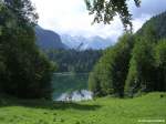 Freibergsee und Skiflugschanz südlich Oberstdorf im Stillachtal hinter Oberstdorf im Oberallgäu (Juli 2008)