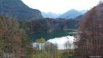 Der Freibergsee mit der Skiflugschanze südlich von Oberstdorf (Oktober 2013)