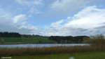 Kurz riss der Himmel auf über dem Niedersonthofener See, bevor es später regnete (Landkreis Oberallgäu, Oktober 2013)