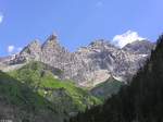 Blick auf Trettachspitze, Mädelegabel und Hochfrottspitze von der Buchrainer-Alpe aus (Rappenalptal südlich Oberstdorf / Landkreis Oberallgäu - Sommer 2004)