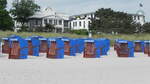 Strandkörbe am Strand von Binz auf der Insel Rügen am 07.06.24.