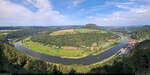 Bei Königstein in der Sächsischen Schweiz macht die Elbe eine Schleife.