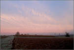 Ein kalter Novembermorgen -

Ein Blick nach Westen mit feinen Schleierwolken über die hier recht eben wirkende Landschaft. Zwischen Rommelshausen und Endersbach.

21.11.2020