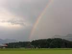 Regenbogen über dem Illertal,  gesehen oben von  Dietrichs, einem Ortsteil von Bolsterlang (Landkreis Oberallgäu - Juli 2006)