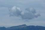 Hoher Ifen, ein markenter Berg im Grenzbereich zwischen Österreich (Kleinwalsertal) und Deutschland in den Allgäuer Alpen mit schöner Wolkenbildung (August 2011)