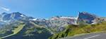 Blick auf den Hintertuxer Gletscher oder auf das was noch davon zu sehen ist, der Gletscher ist Teilweise mit einer Folie bedeckt um die Sonneneinstrahlung zu schwächen, aufgenommen von der