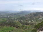 Ausblick vom Castello Gerace auf das Aspromonte Gebirge, Kalabrien (10.04.2024)