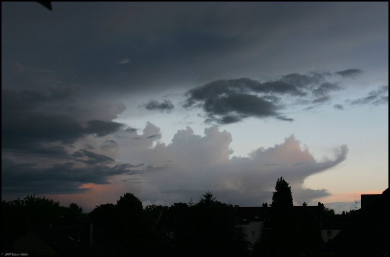 Wolkenspiel ber Wanne-Eickel.  22.06.2006
